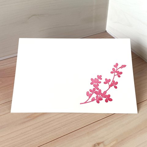 赤い小花のポストカード（活版印刷）