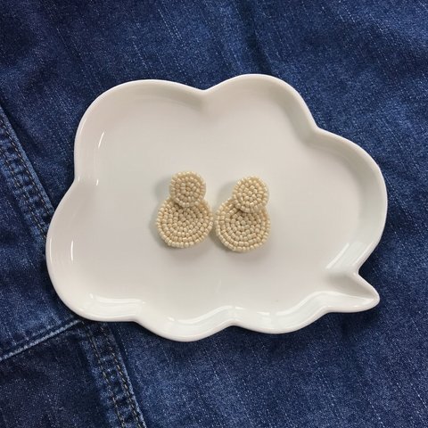 ビーズ刺繍イヤリング   ピアス