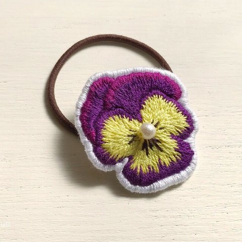 ビオラ刺繍ヘアゴム