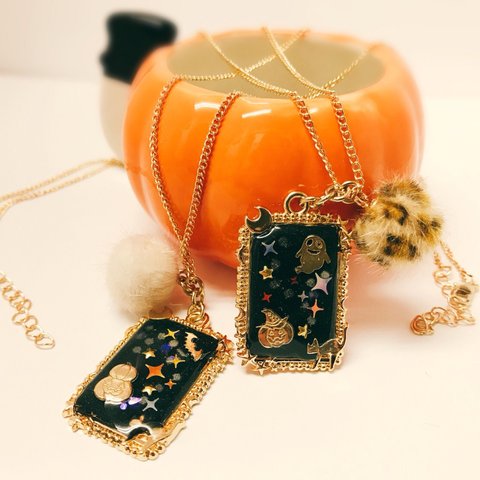 【ハロウィン限定】ファーボールつきハロウィンネックレス（10/31マデ）