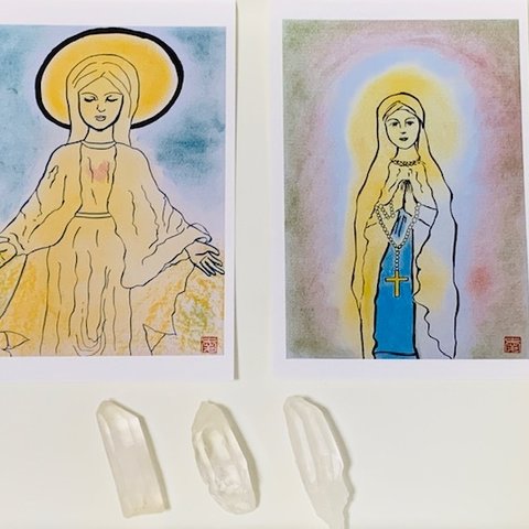フランス　ルルドの泉の聖母マリア 同じく　パリにある　不思議のメダイ教会　聖母マリアのポストカードと 　観音様のエネルギー入りのレムリアンシード(1つ)のセットをお届けします  聖母マリアのエネルギー