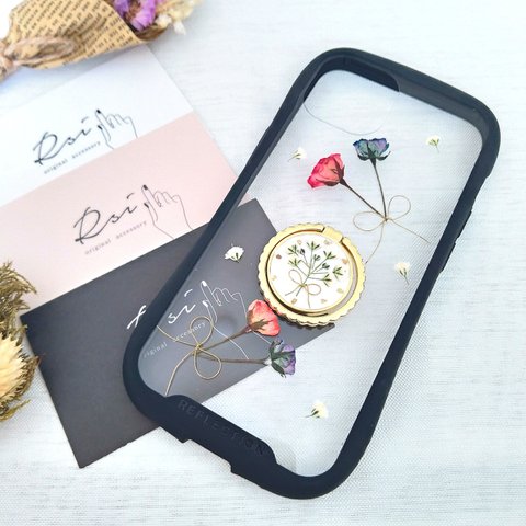 iPhoneケース　スマホケース　スマホリング 付き　ミニ薔薇とかすみ草のiPhoneカバー