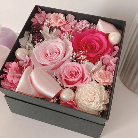 💗☆お花の贈り物☆    お誕生日　母の日祝いにも🌸　優しいピンクBOXフラワー　プリザーブドフラワー　プレゼント　お誕生日　贈り物　卒業祝い　入学祝い