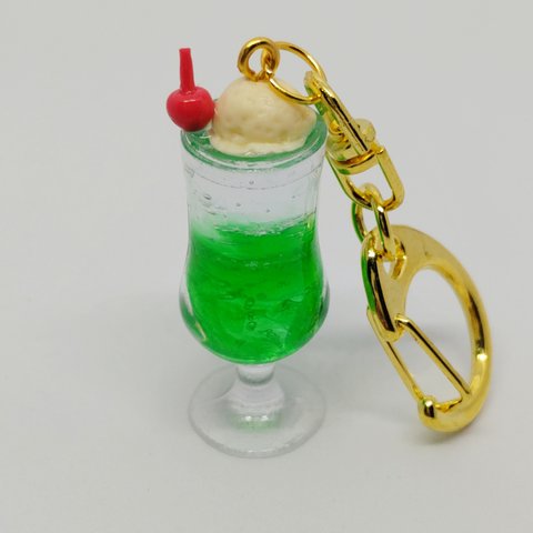 クリームソーダキーホルダー（メロン）