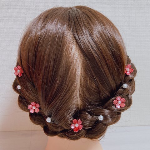 【Uピン】小ぶりな桜とパールのヘアピン　レッドピンク