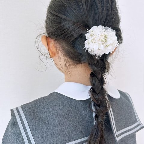 ホワイトフラワー×チュールのヘアクリップ