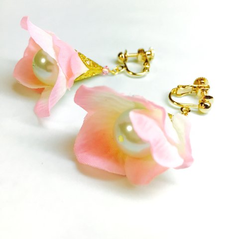 500sale💖ベルフラワー♡イヤリング