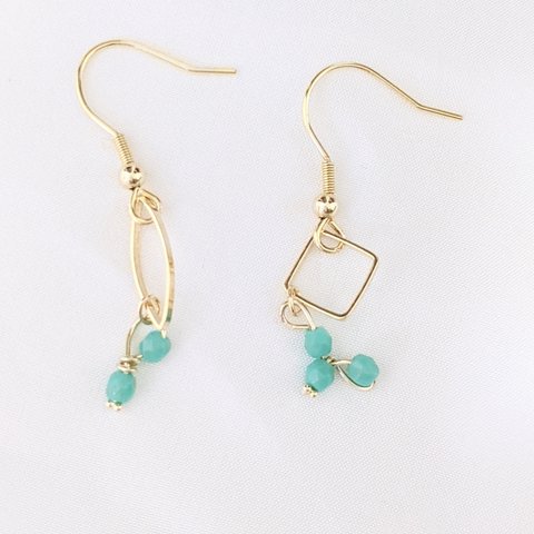 ピアス✫ターコイズブルー✫アシンメトリー✫シンプル