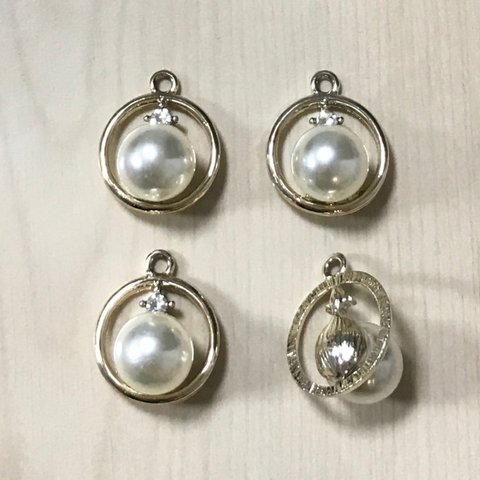 GOLD PEARL CRYSTAL RHINESTONE ROUND CHARM