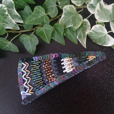 ビーズ刺繍 バレッタ トライアングル