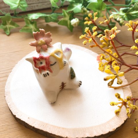 ぴーすこ君 陶人形/ 落ち葉拾い 木の葉