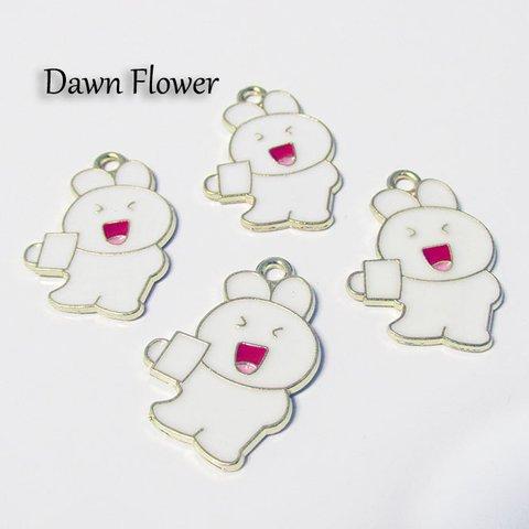 【D-0338】5pcs　乾杯するウサギ　24×20mm　ホワイト　チャーム