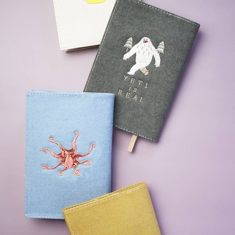 【文庫カバー 】ワンポイント 名入れ可能  刺繍 ブックカバー  日本製 honok