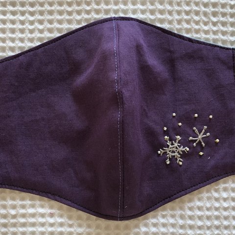 刺繍入り立体マスク☆雪の結晶