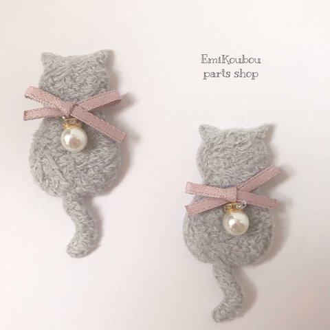 30㎜×65㎜　モフモフアップリケ❤︎パール猫（グレー）❤︎2pcs-605