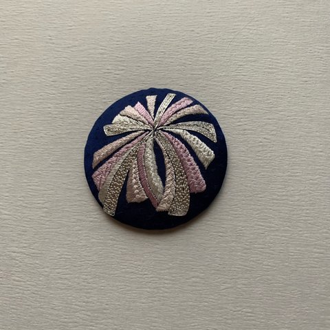 日本刺繍ブローチ・菊