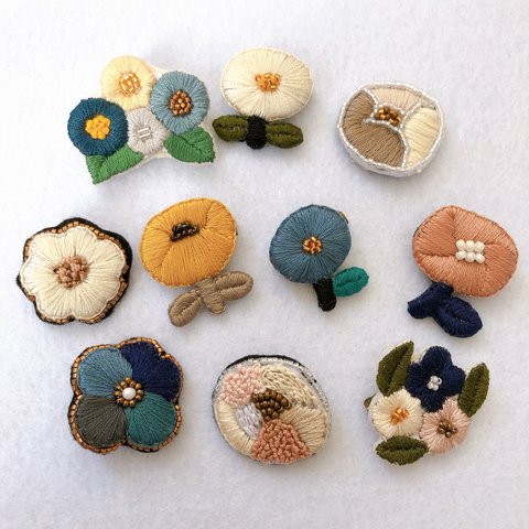 お花の刺繍ブローチたち