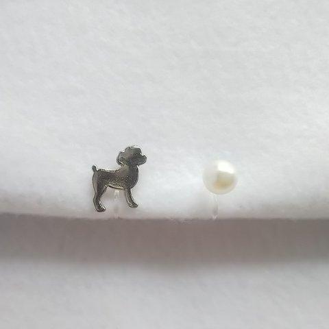 Dog トイプードル 犬 シルエット & パール アシメ 樹脂イヤリング ノンホールピアス poodle