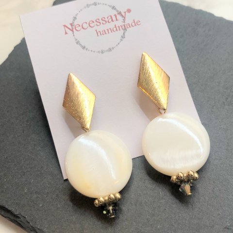 gold×white ピアス