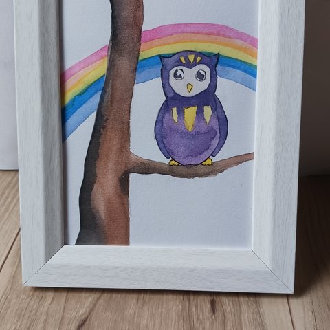虹とフクロウの手描きイラスト