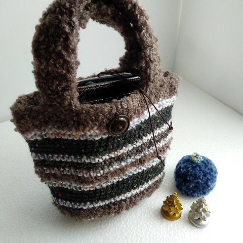 🔴ほっこりカラーの毛糸を集めた手編みミニバッグ