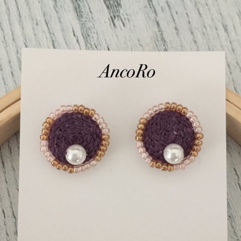 Item No.7 〈刺繍ピアス〉