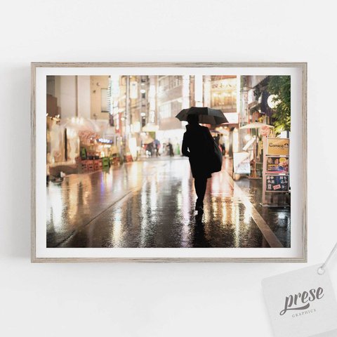 東京の雨音に包まれた夜景、情緒あふれる街角の光と影、雨上がりの都市風景 雨に濡れて反射するアスファルト ポスター 2L A5 A4 A3 B3 A2 B2 A1 サイズ 都会 夜景 アーバン 写真