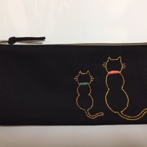 猫刺繍のペンケース