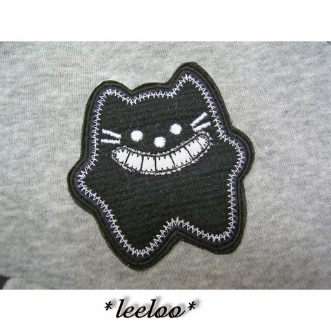 ★★アップリケ/刺繍ワッペン★星の黒猫★アイロン接着★★小2