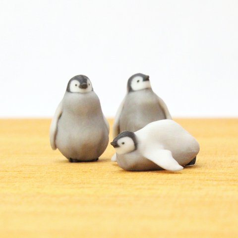 コウテイペンギン　ヒナのフィギュア