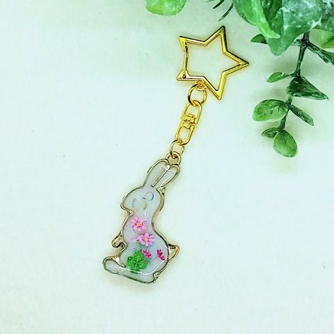 レジン　うさぎキーホルダー