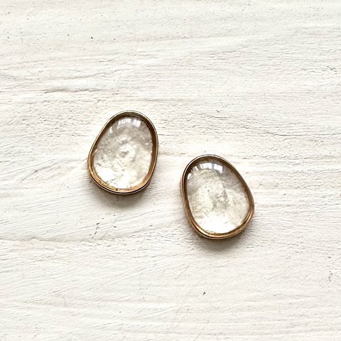 シェルボタンピアス【egg】