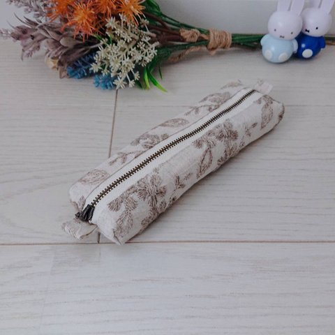 🌸ベージュ花　リネン　刺繡　ボタニカル　ペンケース　シンプル　筆箱　人気　かわいい　　