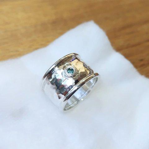 宝石質AAA-エメラルド×銀の指輪/silver950フリーサイズ槌目模様