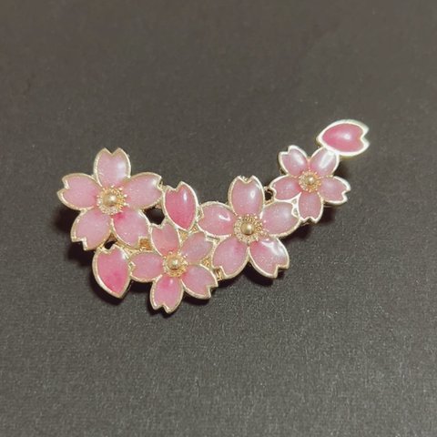 🌸🌸🌸桜のレジンブローチ🌸🌸🌸