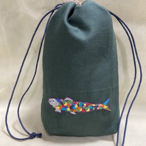 手刺繍巾着袋/お魚カーキ