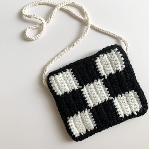 reversible check pochette（black）