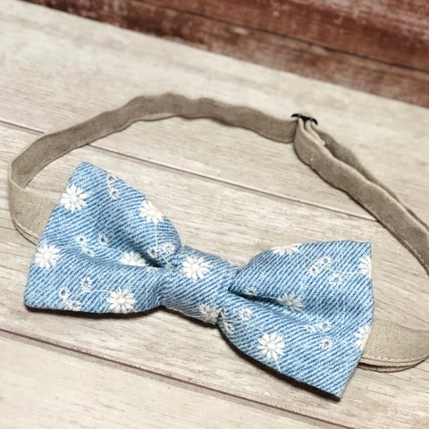 刺繍小花柄の蝶ネクタイ★中厚麻混綿生地★ライトブルー×生成り系★フリーサイズ★