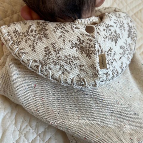 vintage flower bib