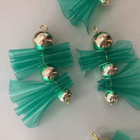 【在庫限り‼️売り切りセール‼️】PVC charm green×gold