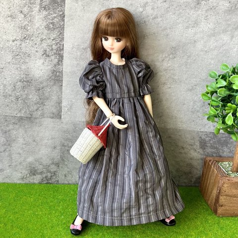 変化するワンピース☆(ドール洋服)リカちゃんブライスの洋服