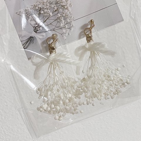 【送料無料】かすみ草の花束ピアス/イヤリング♡春にぴったり