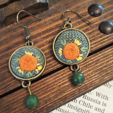 オレンジのバラ手刺繍アクセサリー３点セット