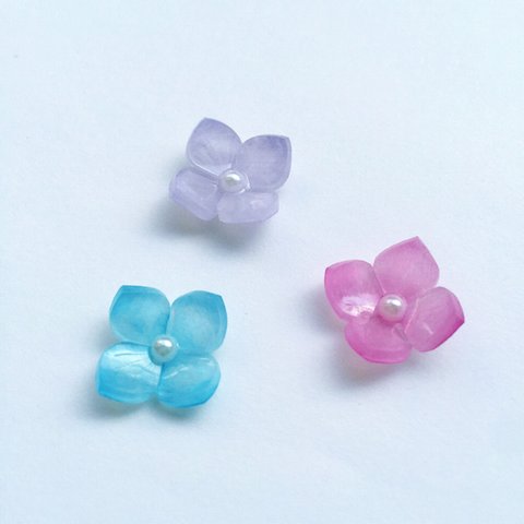 小粒な紫陽花ピアス(イヤリング)