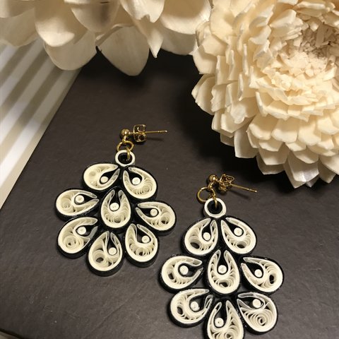 クイリングペーパー  ピアス/イヤリング ♪White 