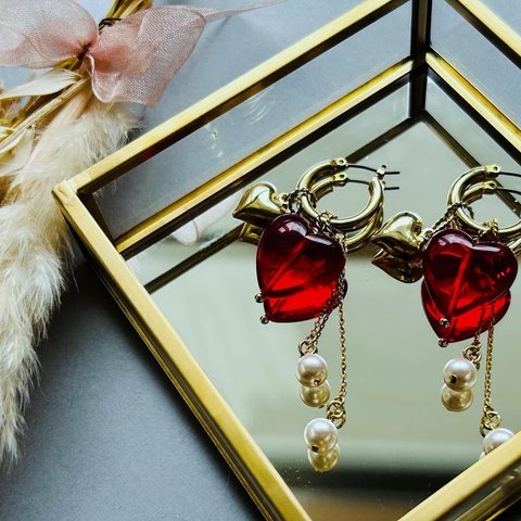 ♡LOVE♡ハート揺れるピアス•イヤリング