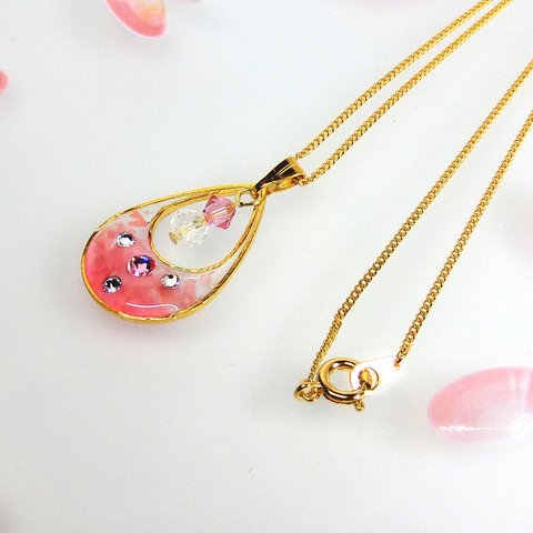【ピンクのマリン】クラッシュ桜貝のペンダント
