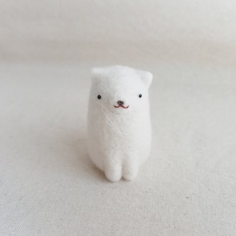 羊毛フェルトで作った猫(白)