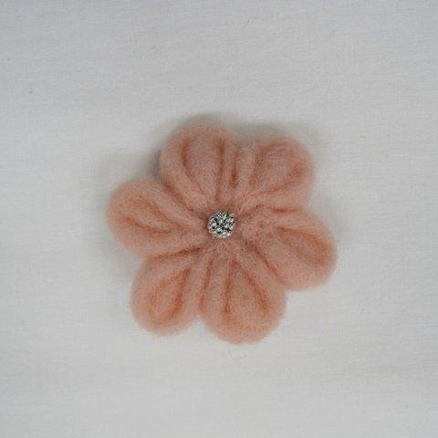 花のブローチ（ピンク）