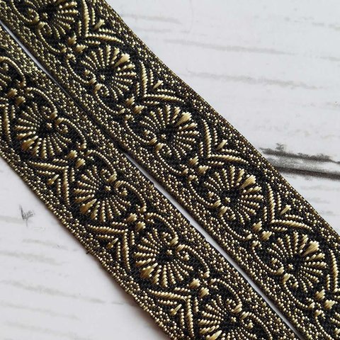 チロリアンテープ　刺繍